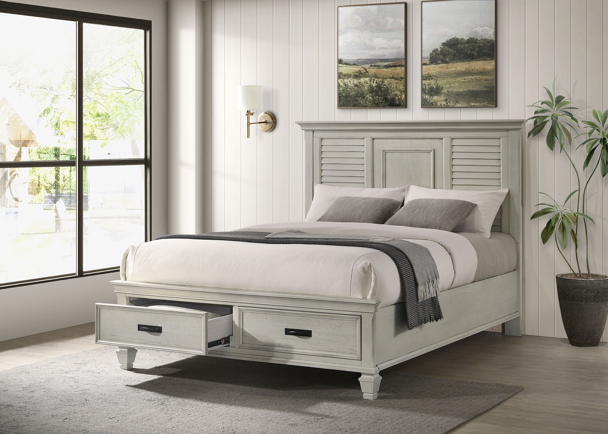 Cama de plataforma Franco con espacio de almacenamiento