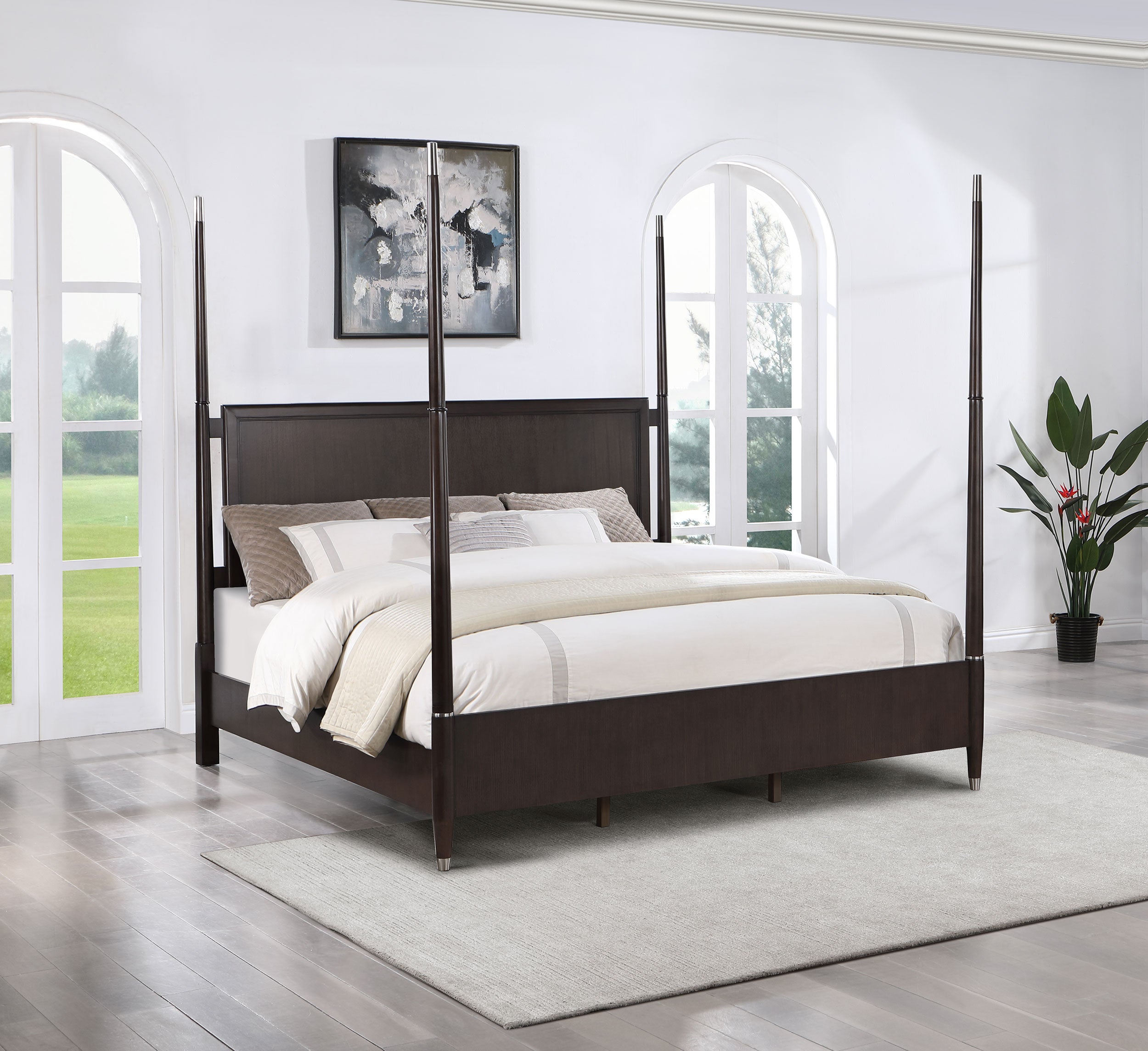 Cama Emberlyn con dosel de cuatro postes