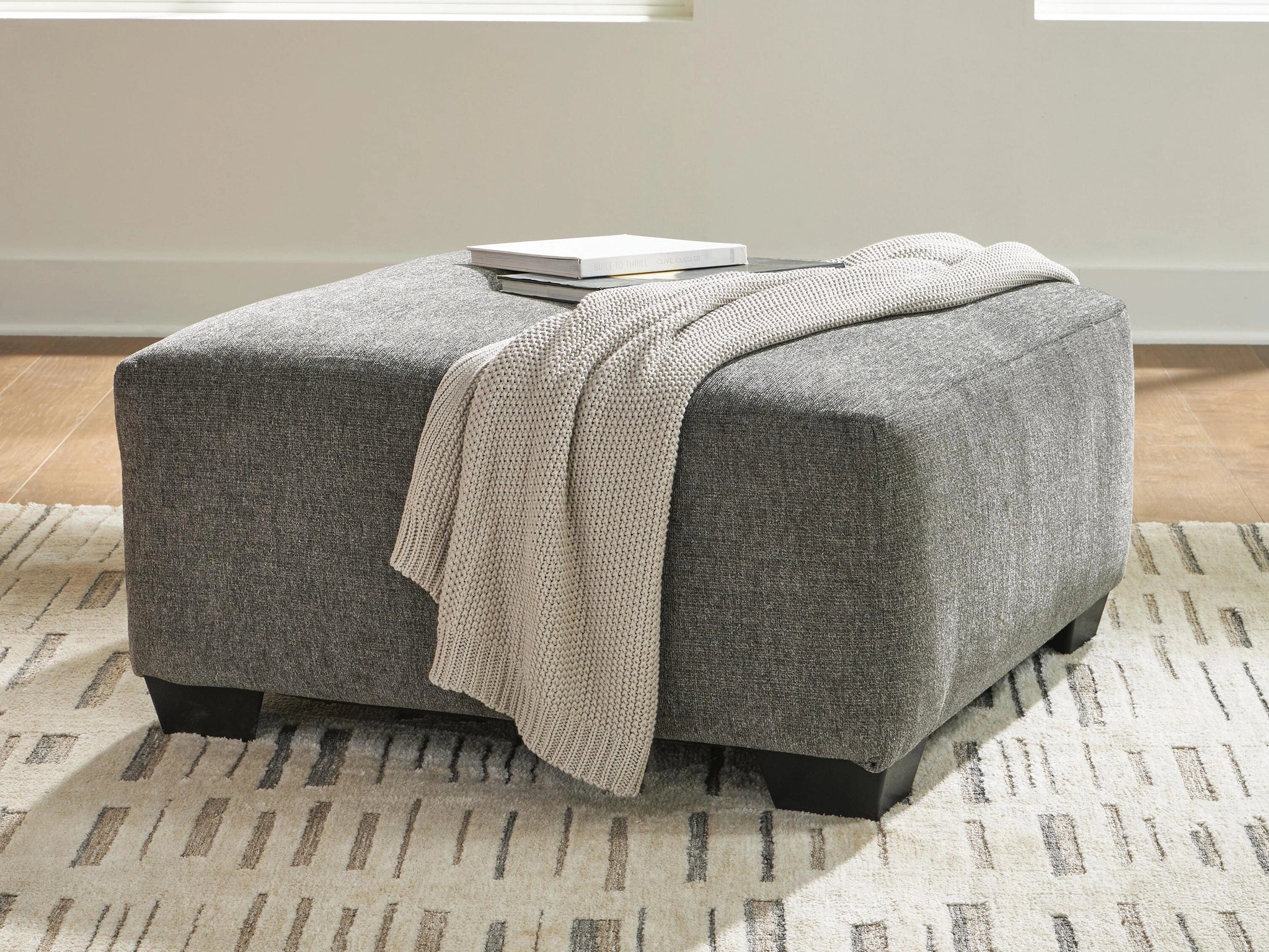 Puf otomano decorativo Clarington extragrande