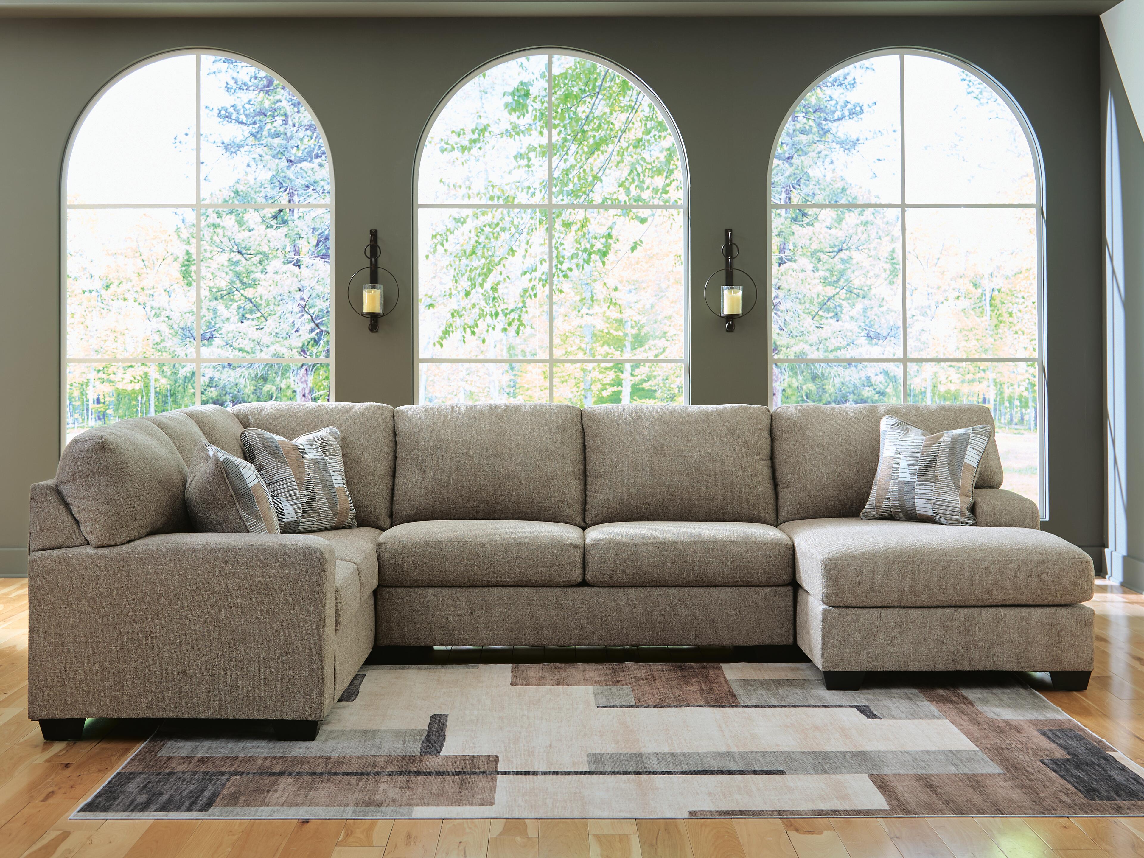 Seccional con chaise Newellen Sleeper