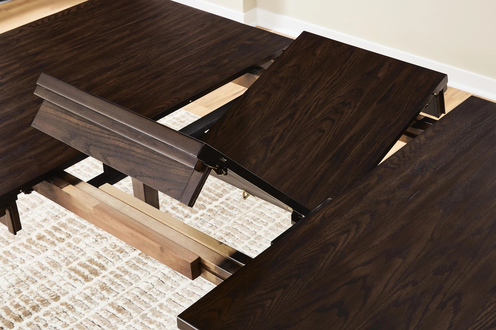 Mesa de comedor extensible a la altura de la encimera Haddigan