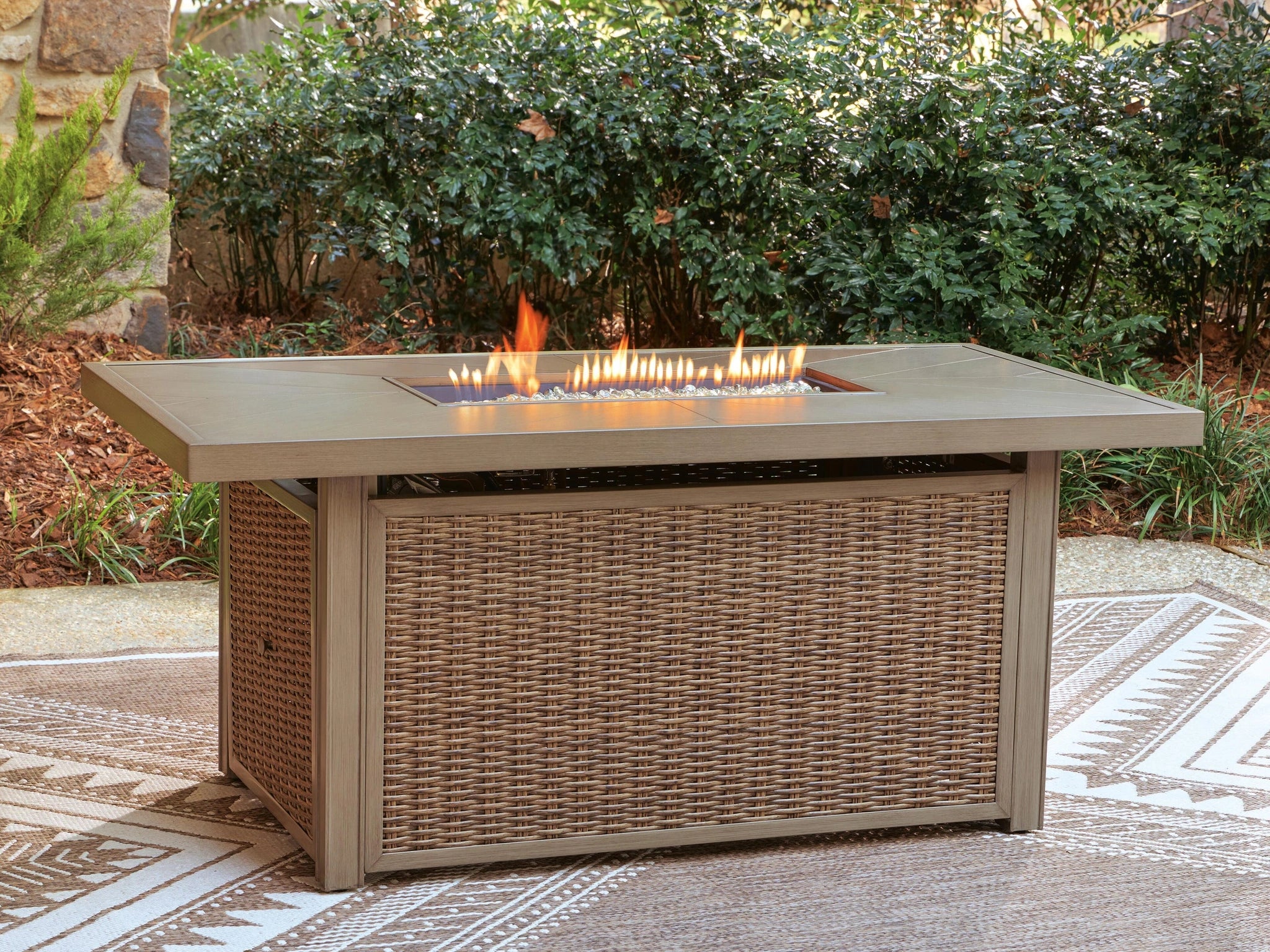 Mesa de pozo de fuego exterior Laguna Heights