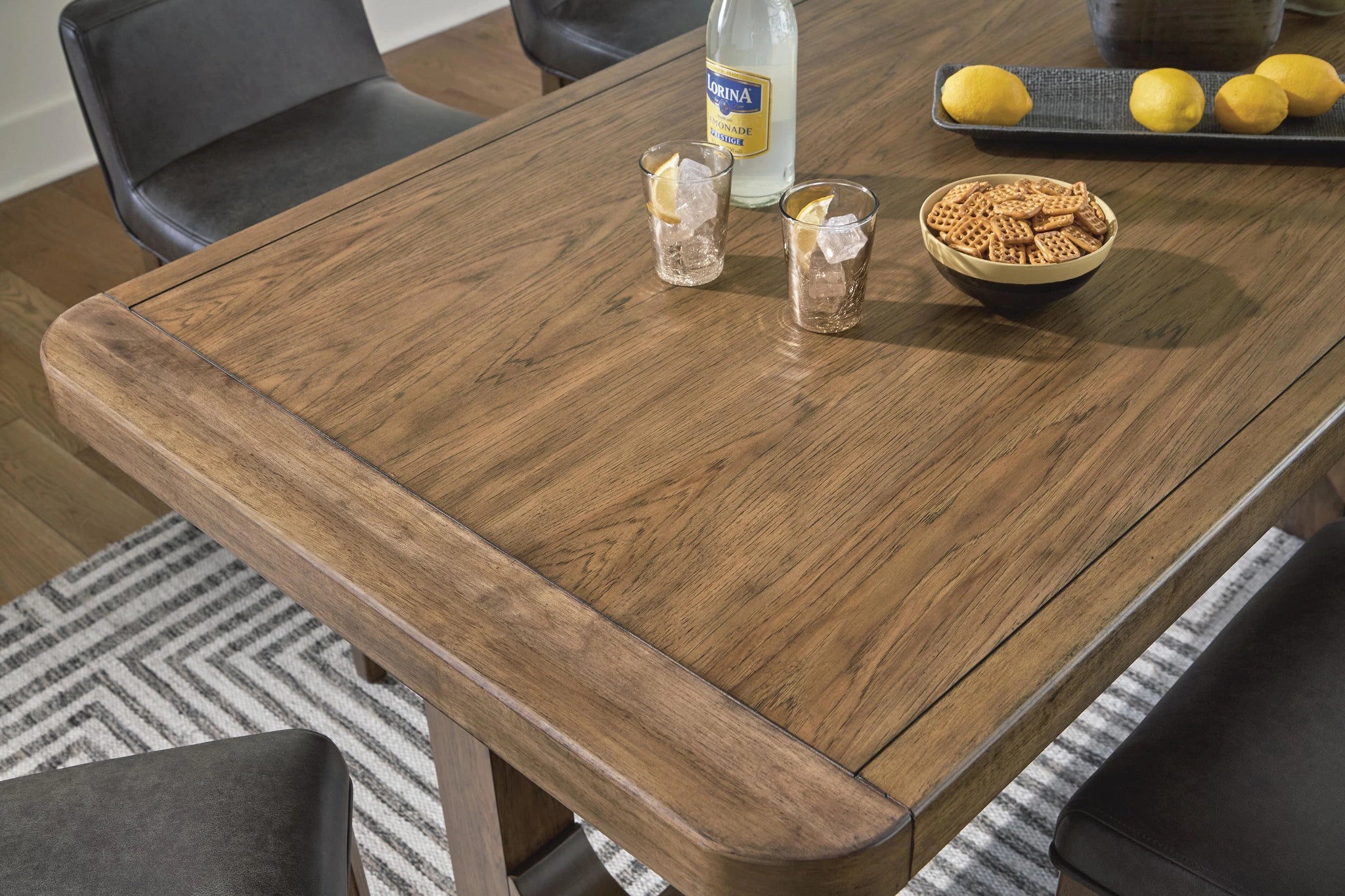 Mesa de comedor a la altura del mostrador Cabalynn