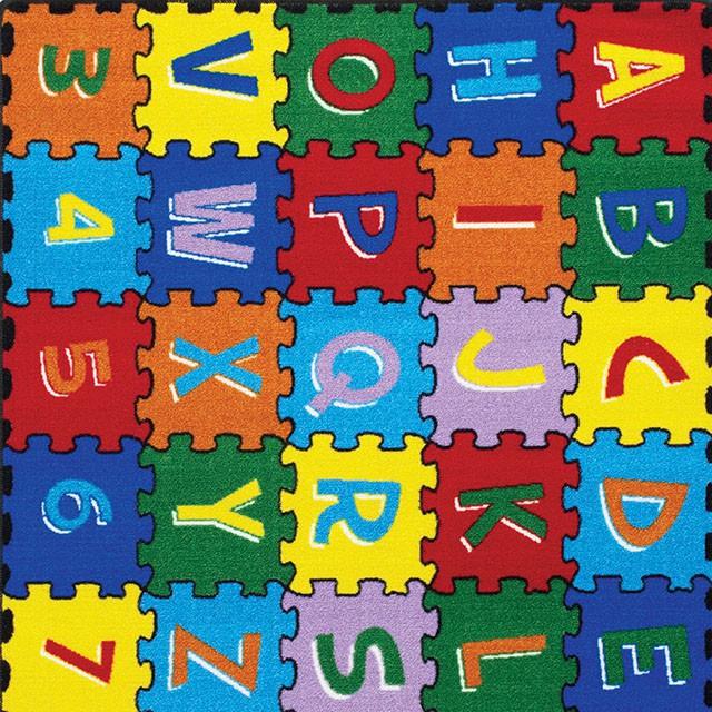 Alfombra de área Abbey Alphabet/Multi de 4'9" x 6'9"