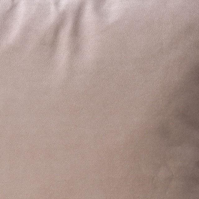 Almohada Fawn Sand de 20" x 20", arena (2/caja)
