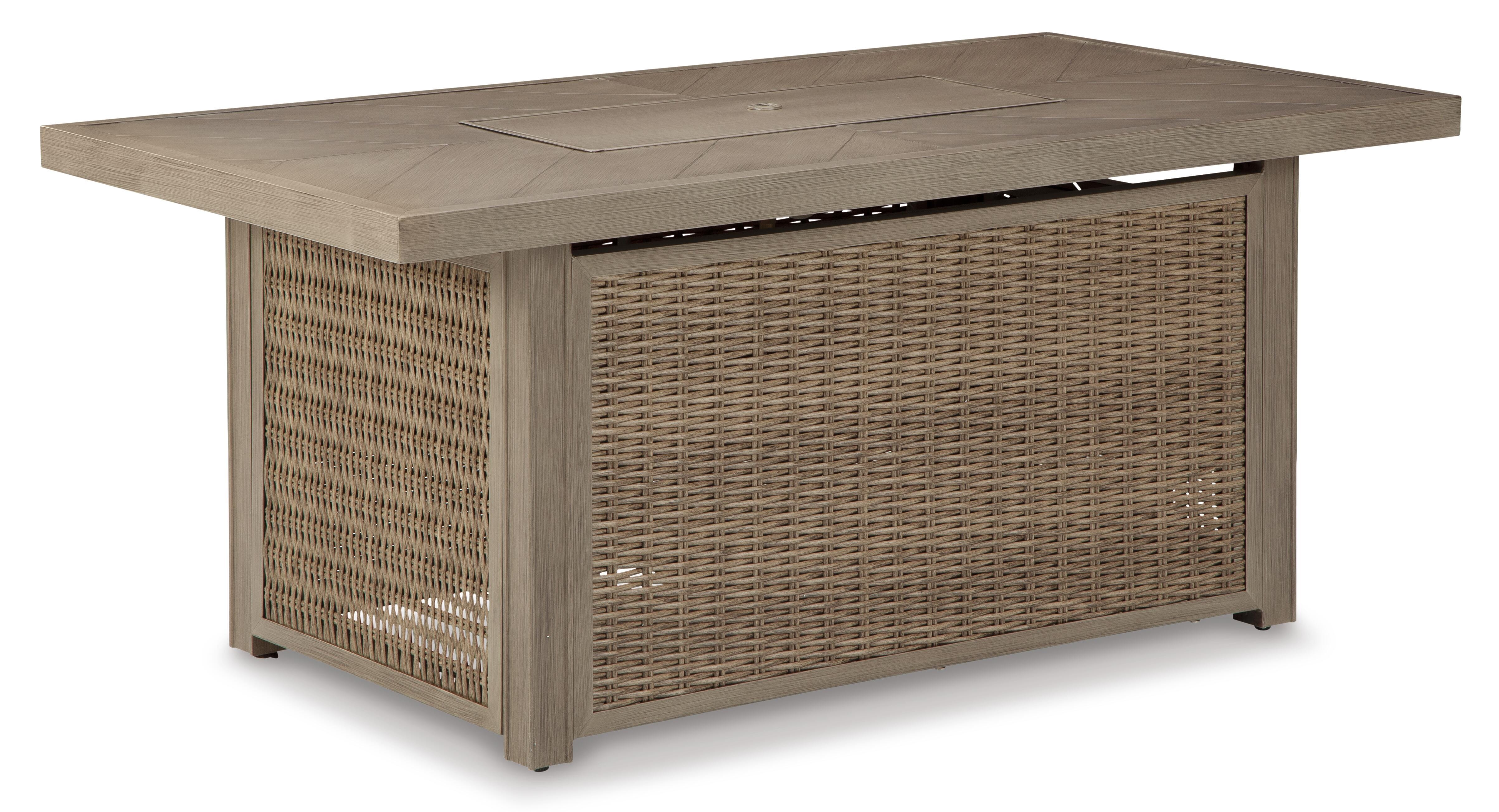 Sofá de exterior Beachcroft, sillones y brasero