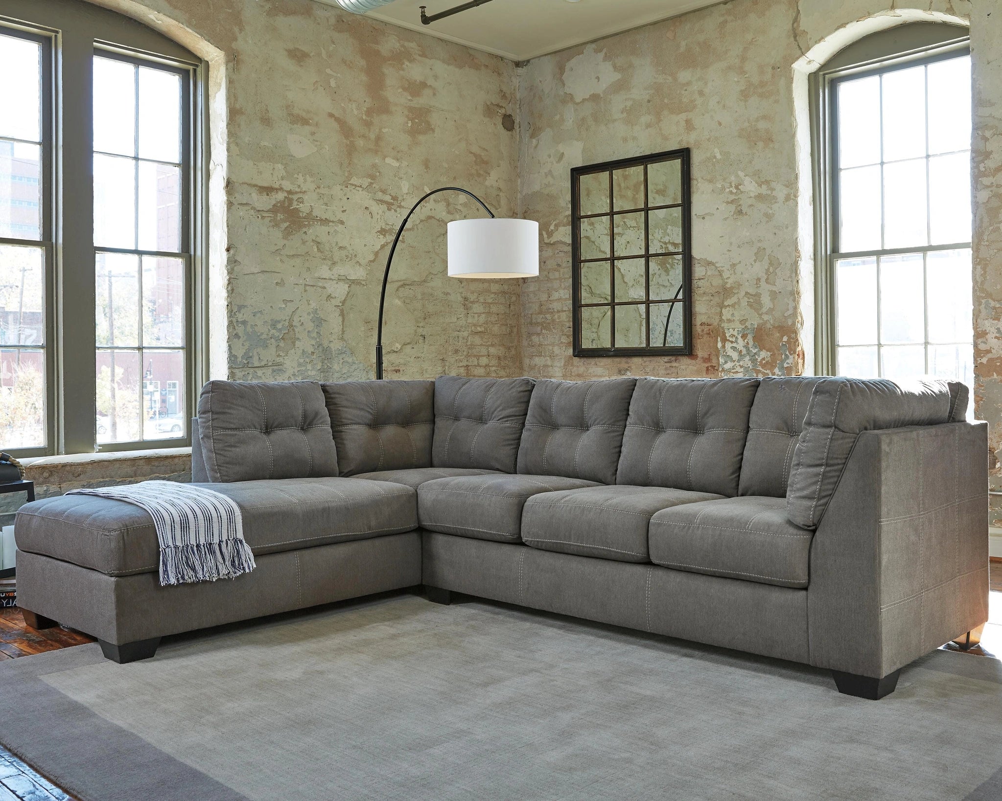 Pitkin seccional de 2 piezas con chaise lounge