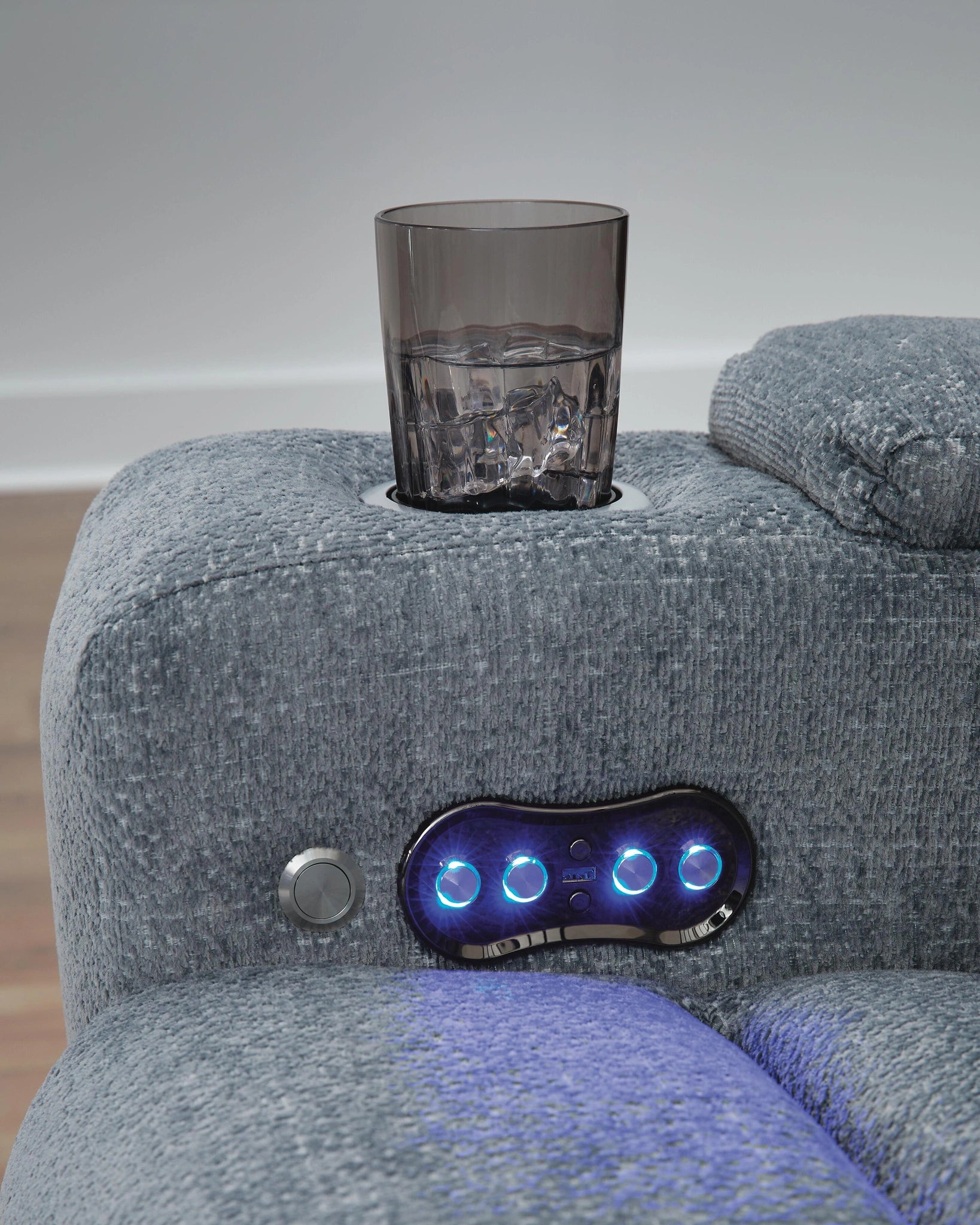 Sofá reclinable eléctrico Studio Cave