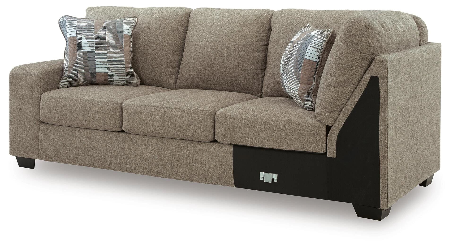 Seccional con chaise Newellen Sleeper