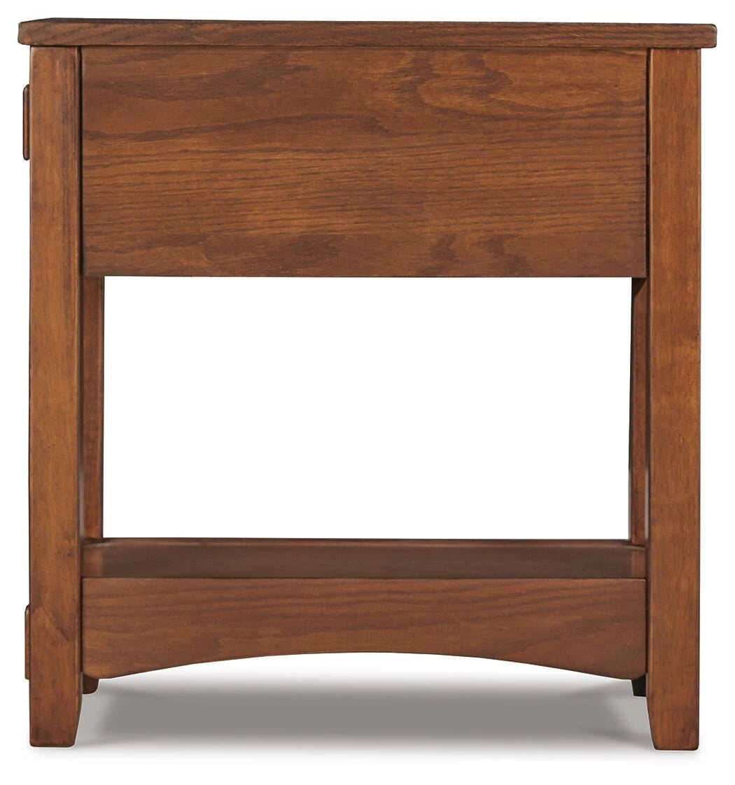 Mesa auxiliar Breegin junto al sillón