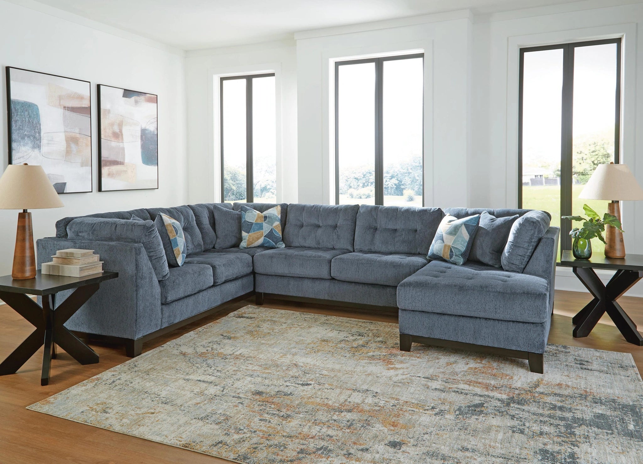 Sofá seccional Maxon Place con chaise longue