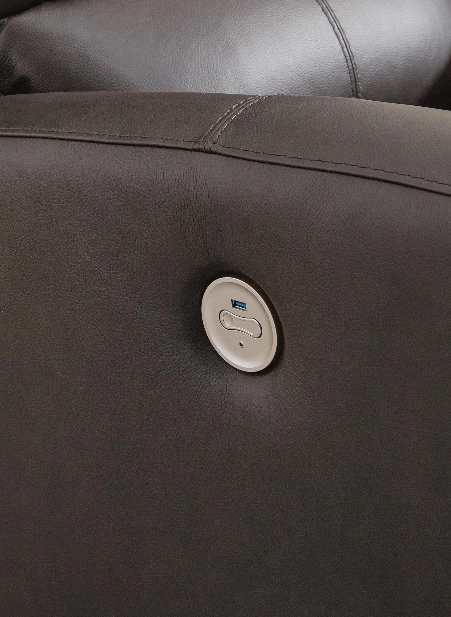 Sofá de dos plazas reclinable eléctrico Boxmere con consola