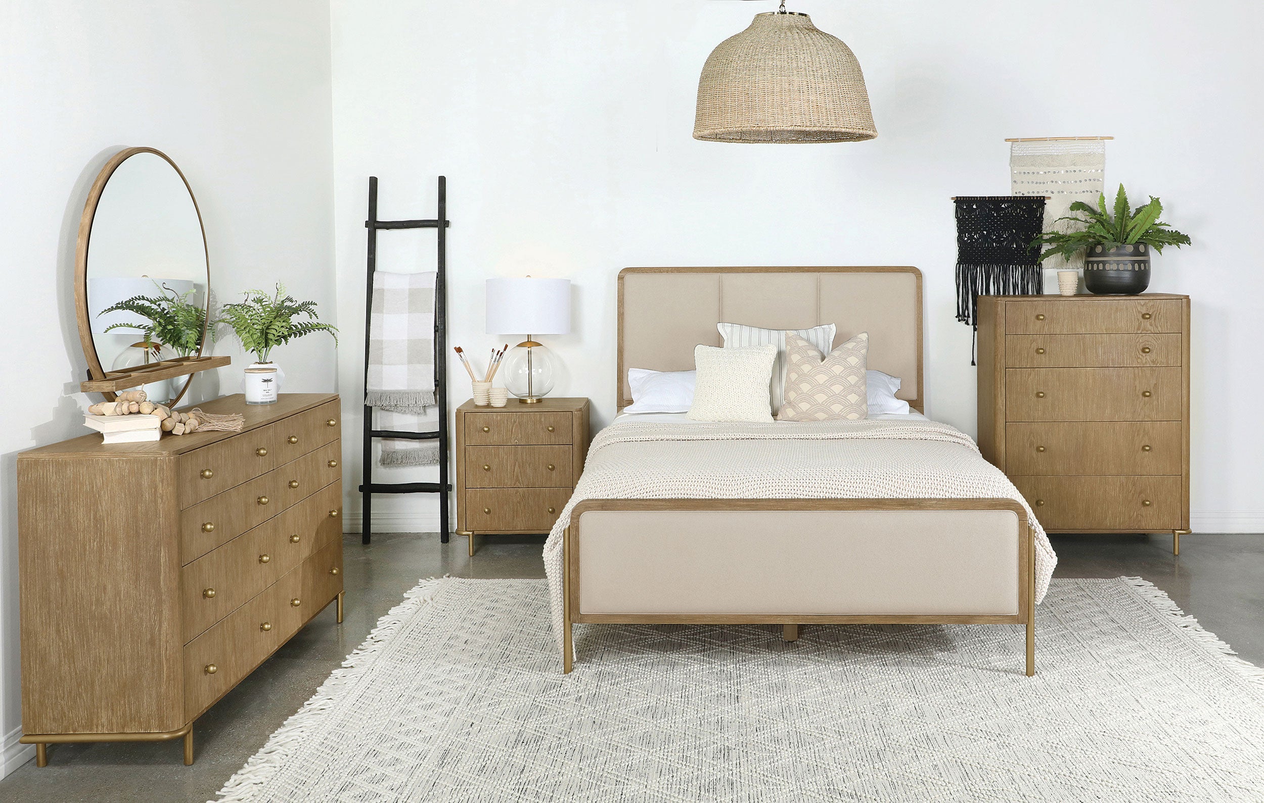 Arini Panel Bed