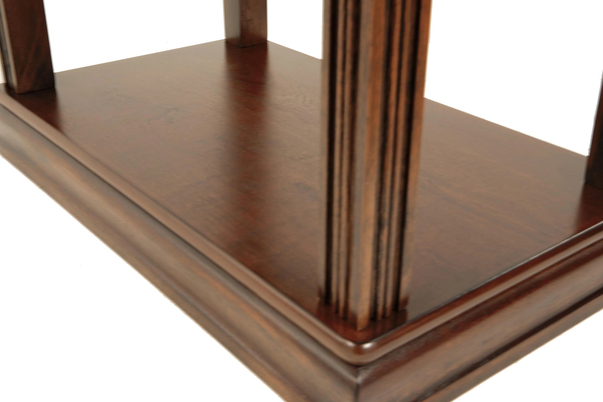 Mesa auxiliar Breegin junto al sillón