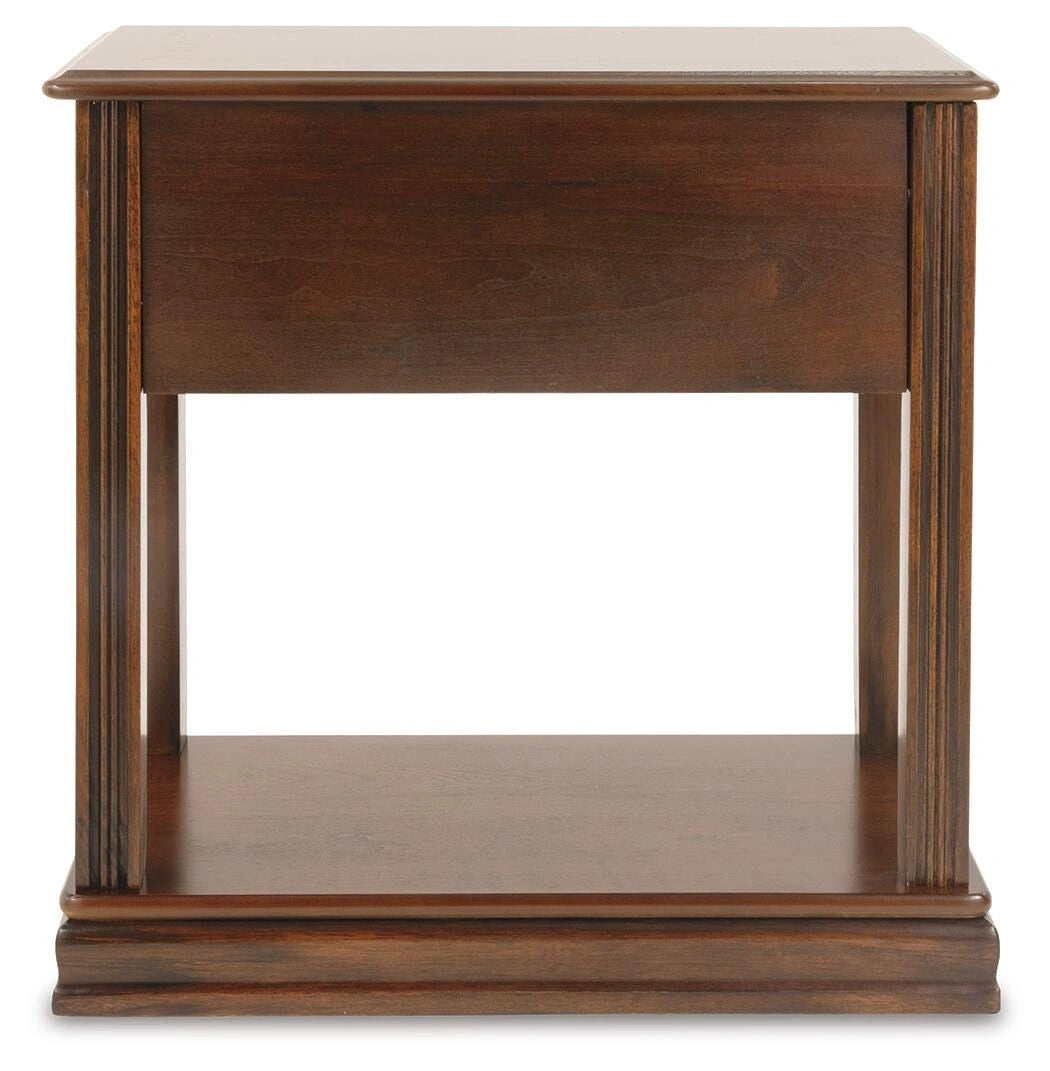 Mesa auxiliar Breegin junto al sillón