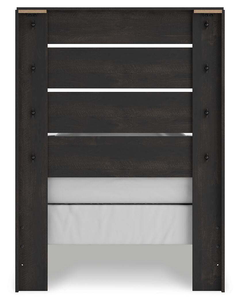 Cama Hollivern