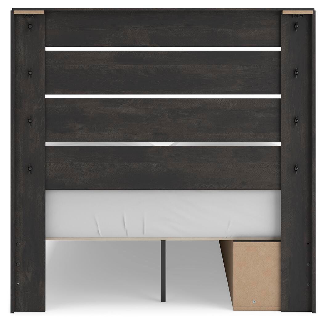 Cama Hollivern