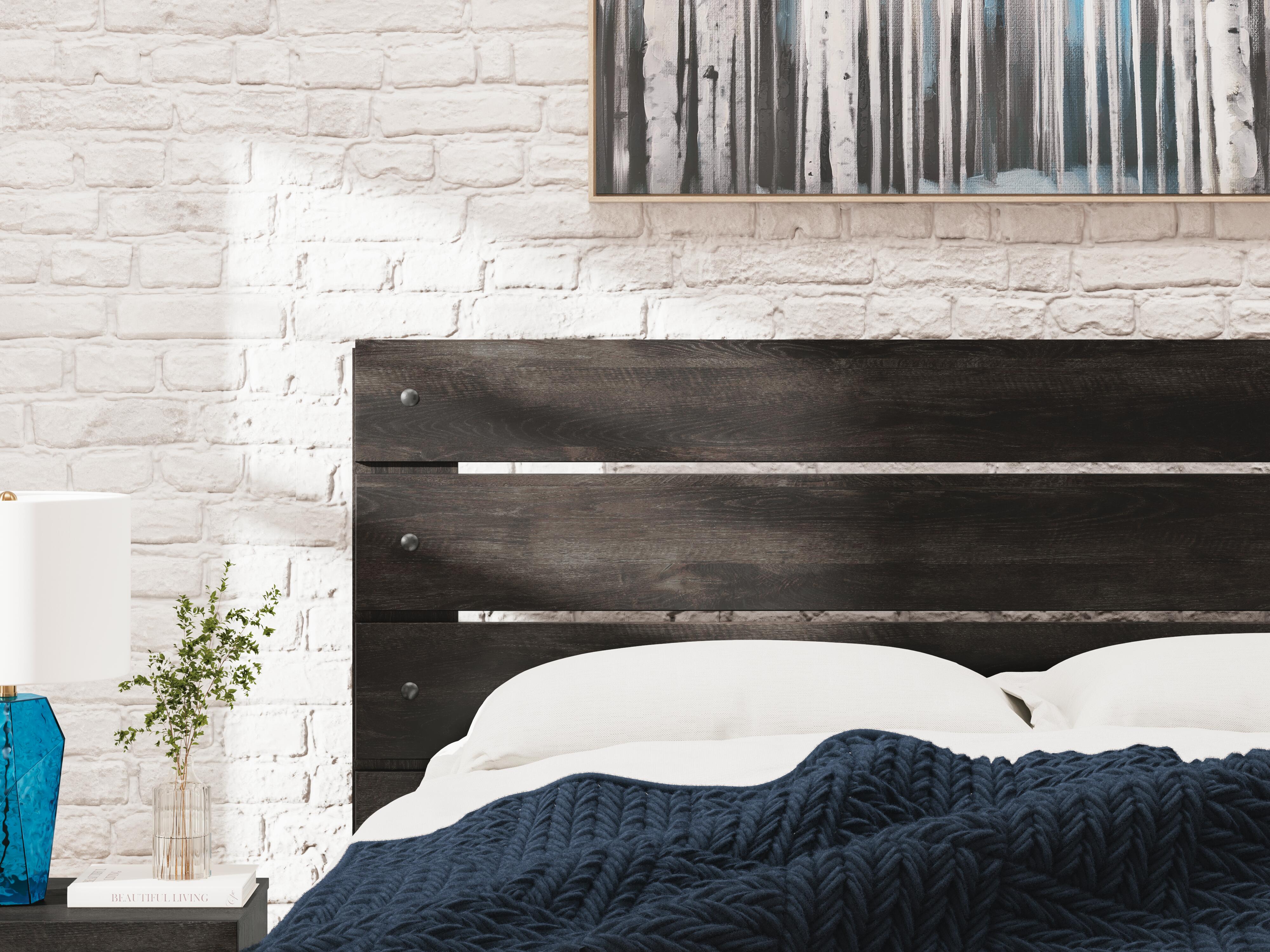 Cama Hollivern