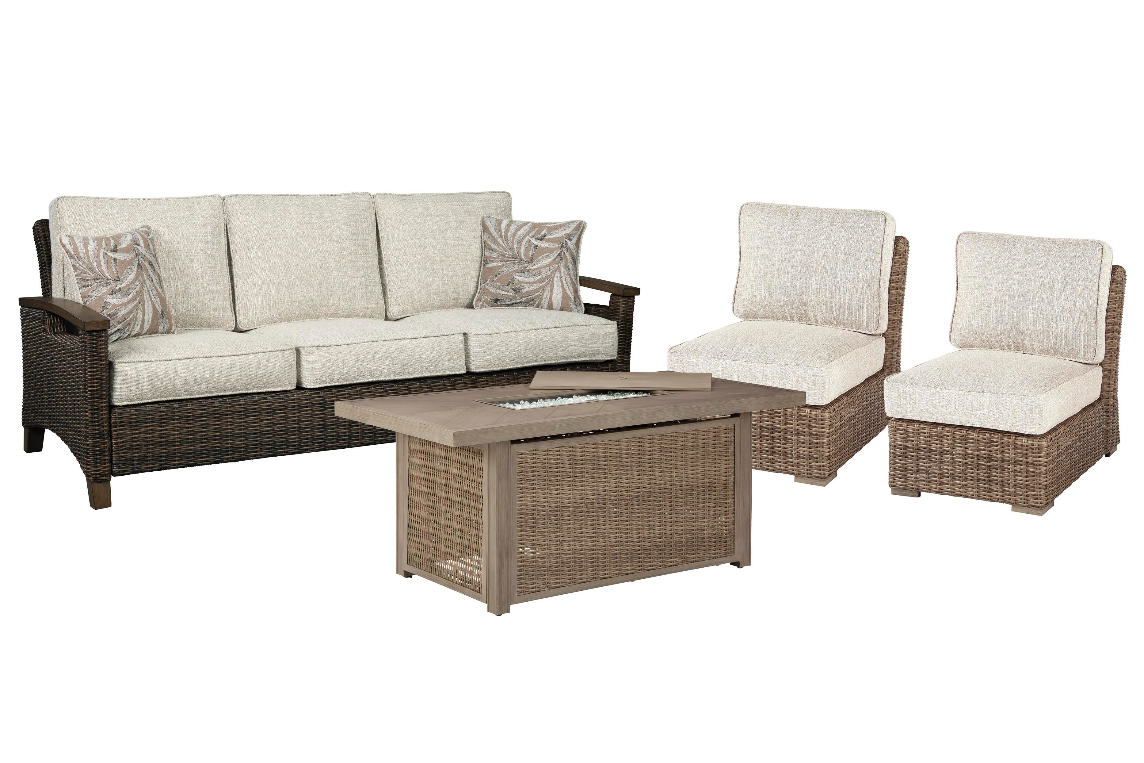 Sofá de exterior Beachcroft, sillones y brasero