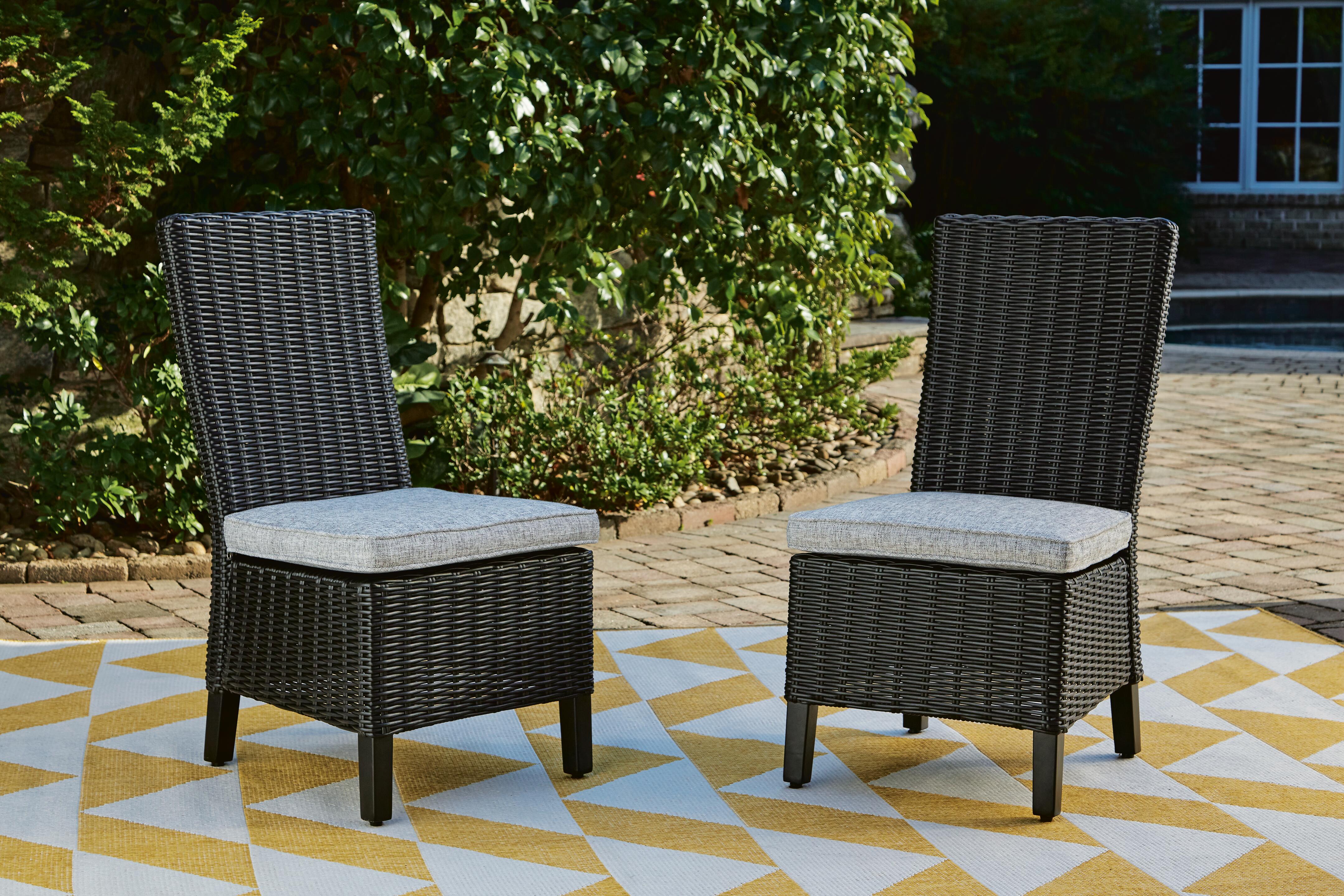 Silla auxiliar para exteriores Beachcroft con cojín (juego de 2)