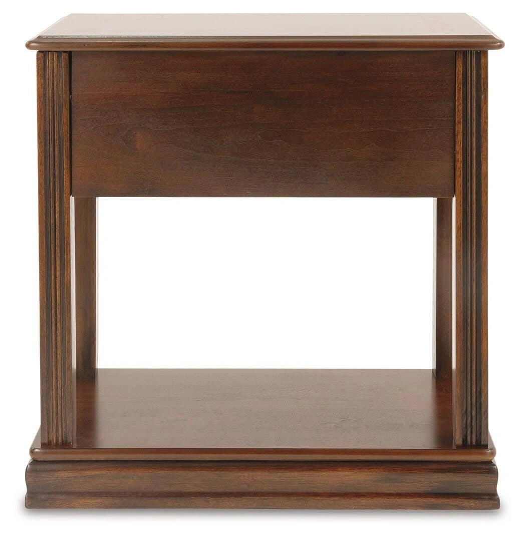 Mesa auxiliar Breegin junto al sillón