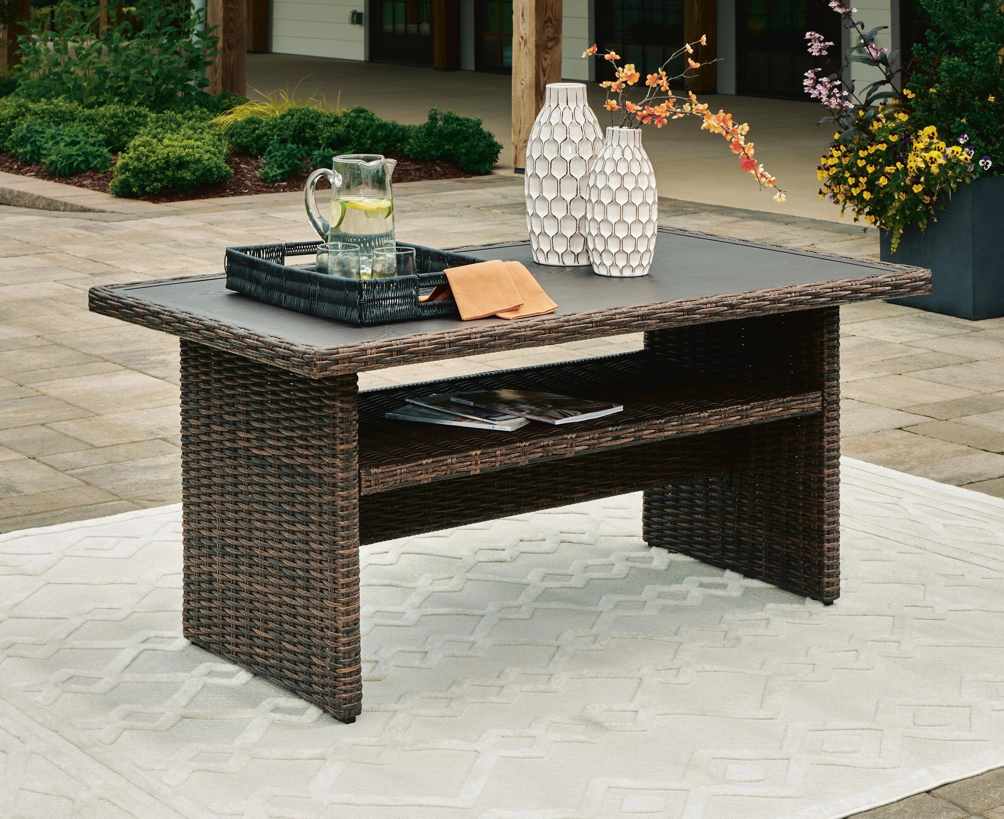 Mesa multiusos para exteriores Brook Ranch