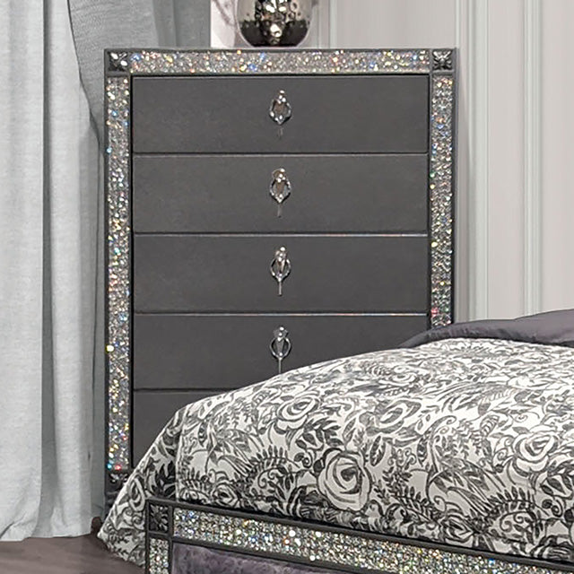 Lyanne Chest